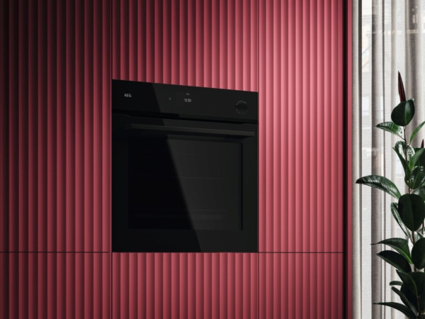 AEG NBR7P731SB SteamCrisp Single Oven with Pyrolytic Cleaning