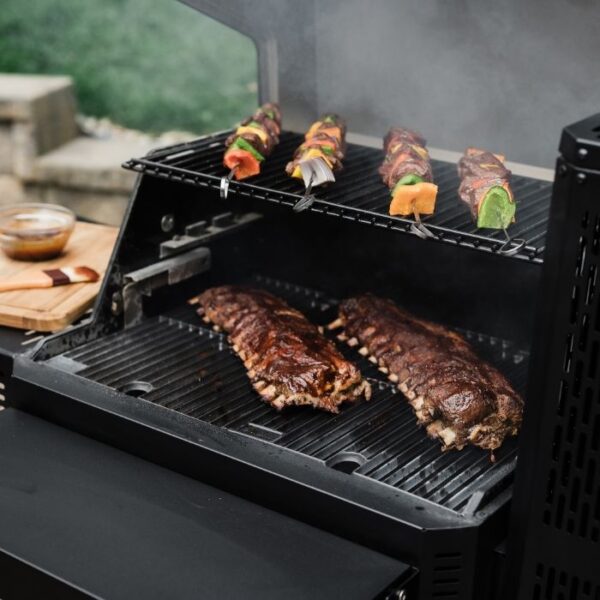 Masterbuilt MB20041423 Gravity Series 600 Digital Charcoal Grill & Smoker