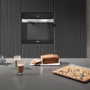 Miele H7464BP Built In Single Oven in Obsidian Black