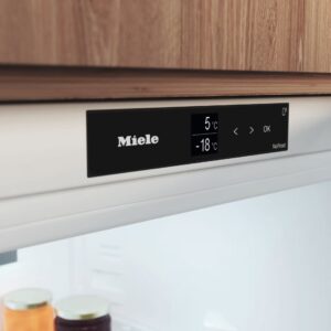 Miele KFN7833D Built In Fridge Freezer