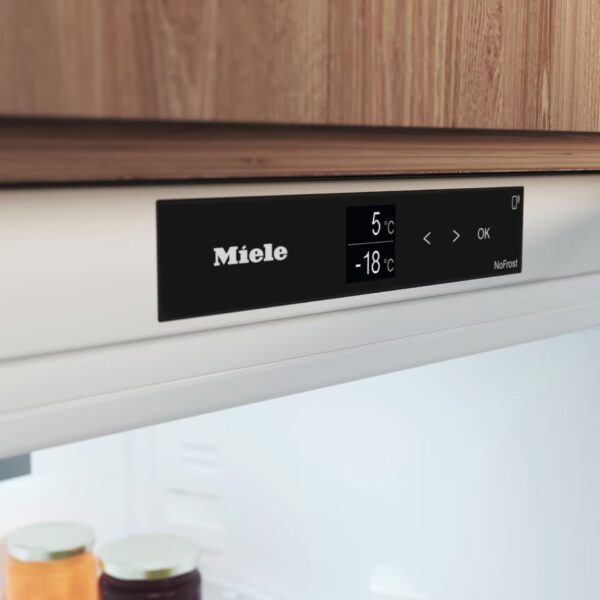 Miele KFN7833D Built In Fridge Freezer