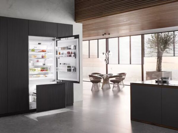 Miele MasterCool KF2902VI Built In Fridge Freezer