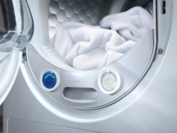 Miele TEH785WP 9kg Freestanding Heat Pump Tumble Dryer - 3